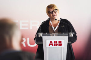 ABB France – Réindustrialisation, innovation et souveraineté industrielle au cœur d’un projet stratégique 5 ABB Inauguration BD©PVerticale C.Hudry 15
